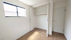 住む人のこだわりを活かす洋室＾＾クローゼットもあり荷物もすっきり片付けられ、ゆとりのある暮らしが出来ます＾＾