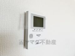 防犯性、セキュリティ対策に安心できるテレビモニター付きインターフォンです。セールスマン対策にもなり安心できます。