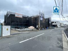 東側公道約6.4ｍ。