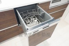 家事の時間が短縮できる食器洗浄乾燥機付。後片付けもラクラクです。