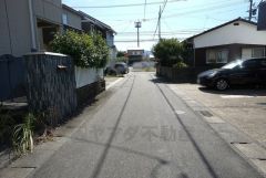 南側約4ｍの公道に面しています。