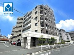 飯倉中央小学校まで徒歩4分とお子様も無理なく通えます。快適でゆとりのある生活空間で新生活を始めましょう^^