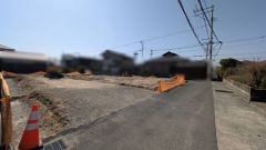 カースペースは2台分確保＾＾ご夫婦で1台ずつ所持されているご家庭も、来客時も安心ですね。