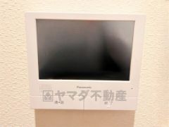 防犯性もばっちり、TVモニター付きインターホン完備。大きなモニターで玄関先を確認できます。