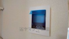 防犯性もばっちり、TVモニター付きインターホン完備。大きなモニターで玄関先を確認できます。録画機能が付いているので不在時の訪問者も確認できて安心です＾＾