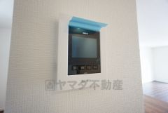 防犯性、セキュリティ対策に安心できるテレビモニター付きインターフォンです。セールスマン対策にもなり安心できます。