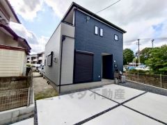 落ち着いた住宅地内で快適な生活を実現してみませんか。住人以外の車の進入も少なく、小さなお子様を持つご家庭にも安心です。
