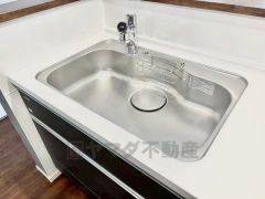 大きなお鍋も楽々洗える幅の広いシンクです＾＾