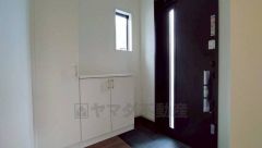 採光のいい明るい玄関です＾＾