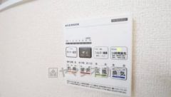 浴室暖房乾燥機には、暖房、乾燥、涼風、換気の4つの機能が付いています。タイマー付きです。換気・雨の日の洗濯も安心です＾＾