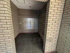 郵便受け。毎日の郵便物の出し入れがしやすく、防犯面にも配慮された設計。日々使う場所だからこそ使い勝手と安心を考慮しています＾＾