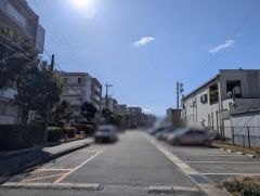 平面駐車場。
