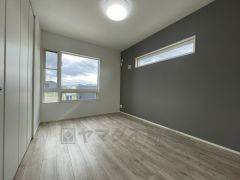 アクセントクロスがオシャレですね。インテリアでどんな部屋にするのか考えるのも楽しみです。