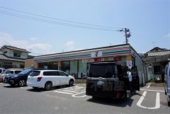 セブンイレブン　福岡早良2丁目店まで徒歩23分
