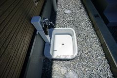お車の洗車や外壁のお掃除をする際に便利な外水栓。