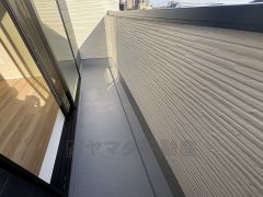 陽当たりの良いバルコニーです。お洗濯やお布団干しはもちろん、日光浴スペースにも。足元は防水工事施工済です。