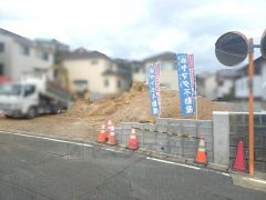 壱岐小学校まで徒歩約10分で、お子様の通学も安心環境