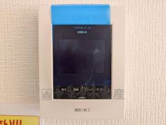 防犯性もばっちり、TVモニター付きインターホン完備。
