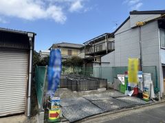 スーパーやコンビニなど生活に便利な施設が徒歩圏にある住みやすい立地です＾＾ 完成が楽しみですね