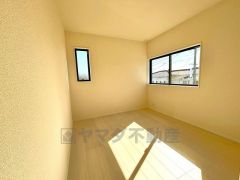 居室としてももちろん、収納や書斎、お子様のプレイスペースにも＾＾使い勝手が良さそうです＾＾