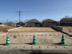 2号棟。  全3棟、リビング20帖越え＾＾ 全室2面採光設計で、明るさと風通しを両立。