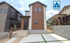 A号棟 小学校が徒歩7分以内。通学の負担が少なく、お子様も安心して通える環境