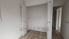 大きめのクローゼット付きです。