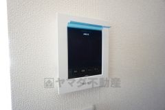防犯性、セキュリティ対策に安心できるテレビモニター付きインターフォンです。