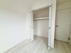 クローゼットもあり荷物もすっきり片付けられ、ゆとりのある暮らしが出来ます＾＾