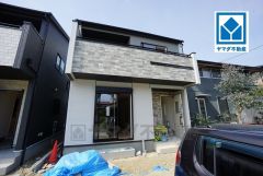スーパーやコンビニなども近く周辺環境充実。快適でゆとりのある生活空間で新生活を始めましょう＾＾