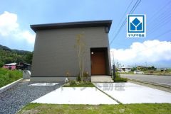 敷地広々69坪の平屋～穏やかな自然に囲まれたゆったりとした暮らし～ 3帖の畳コーナー有＾＾10帖の洋室は2部屋として使用可。