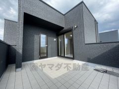 陽当たりの良いバルコニーです。お洗濯やお布団干しはもちろん、日光浴スペースにも。