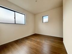 居室としてももちろん、収納や書斎、お子様のプレイスペースにも＾＾使い勝手が良さそうです＾＾