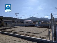 現地（2026年2月）撮影 。1号棟4LDK。 吹抜けデザインで明るく開放的なお家です＾＾