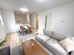 キッチンから会話が弾みそうなダイニングです。お友達や親せきをお招きするのも楽しみになりますね＾＾