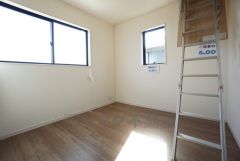小屋裏収納付きの洋室です＾＾