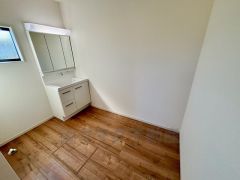 脱衣スペースも広々と確保されていて嬉しいですね＾＾