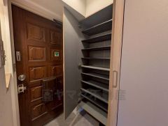 たっぷり収納できるシューズボックス付きなので、家族全員の靴がきれいに整頓できます。