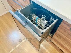 炊事時間を大幅に短縮できる食器洗浄乾燥機付き＾＾食器を洗う手間が減るので家族とのコミュニケーションの時間や自分の時間が増えますね。
