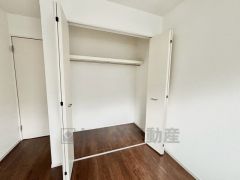 クローゼット付きなので、すっきりと整理整頓でき気持ちよく過ごせますね＾＾