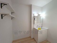 脱衣スペースも広々と確保されていて嬉しいですね。