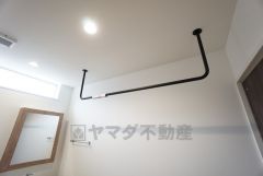 洗面室内にハンガーパイプ付き＾＾