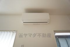 リビングには嬉しいエアコン付き＾＾