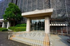 きれいに保たれたエントランスが安らぎに満ちた暮らしへ誘います。