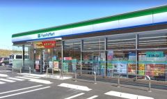 ファミリーマート　唐津鏡まで徒歩5分