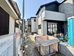 小・中学校まで徒歩9分以内で、お子さまの毎日の通学も安心です。