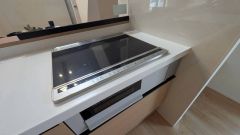 お手入れのしやすいIHクッキングヒーターです。3口コンロなので、効率よくお料理が楽しめます。毎日のお料理も楽しくなりますね＾＾