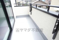 バルコニーに面していて日当たりがよく、寝室としての利用もおすすめです＾＾