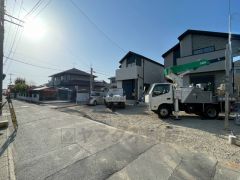 住人以外の車の進入も少なく、小さなお子様を持つご家庭にも安心です。