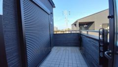 陽当たりの良いバルコニーです。お洗濯やお布団干しはもちろん、日光浴スペースにも。